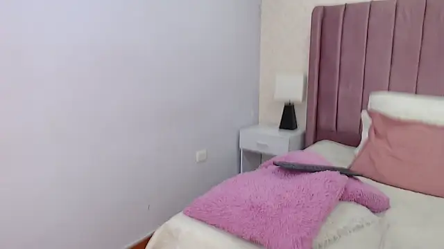 AriannaAdames online show from April 21, 2026, 2:34 pm