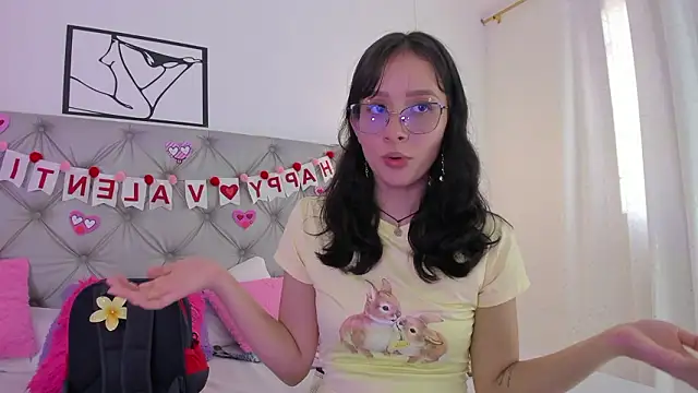 Naughty Couple83 online show from February 18, 2026, 7:54 pm