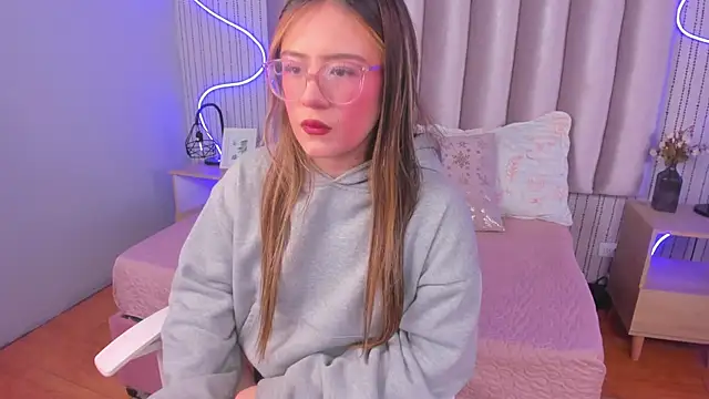 SamanthaPeachss online show from October 11, 2025, 12:04 pm