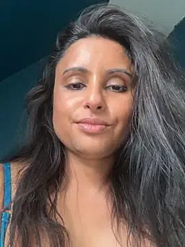 Snapshot of Angelaarayexx chatting on May 23, 2026, 8:40 am Angelaarayexx online show from May 23, 2026, 8:40 am