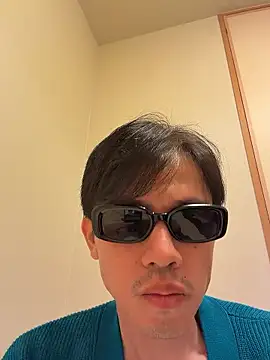 iiiviviii online show from November 23, 2025, 5:24 pm