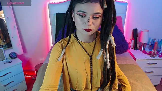 elapetitie online show from December 4, 2025, 5:28 am