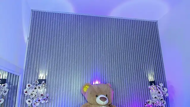 MaddyGray  online show from February 15, 2026, 11:19 am