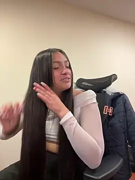 Alyha Cortes online show from April 21, 2026, 1:50 pm