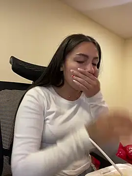 Alyha Cortes online show from April 22, 2026, 1:45 pm