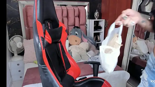 sara slut21 online show from January 28, 2025, 8:26 pm