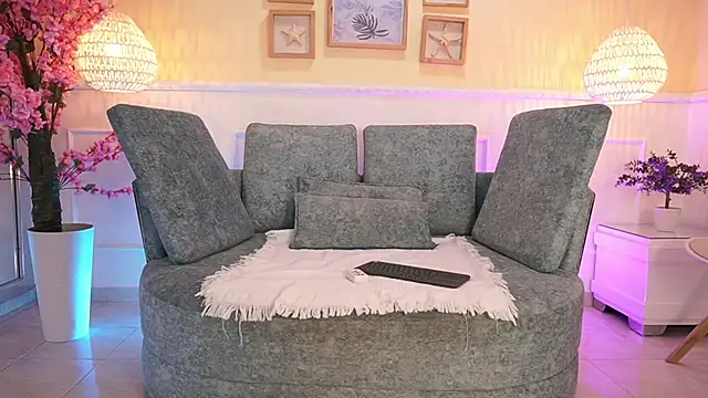 LoonaNyx online show from November 21, 2025, 11:42 am