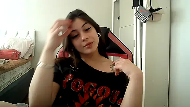 Becca B online show from September 29, 2025, 5:29 pm