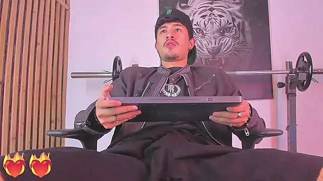 DimitriDeluxe online show from October 22, 2025, 7:24 pm