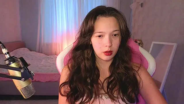 Snapshot of yuna_sunshy chatting on July 18, 2026, 1:10 am yuna sunshy online show from July 18, 2026, 1:10 am