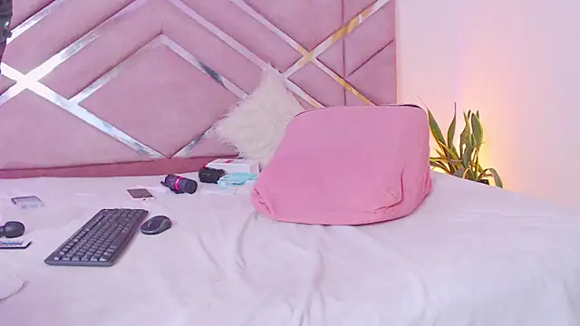 sofia 07 online show from September 19, 2025, 11:16 pm