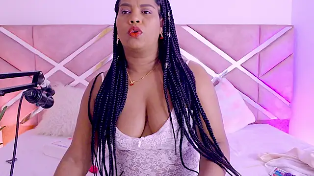 sofia 07 online show from February 16, 2026, 7:43 pm