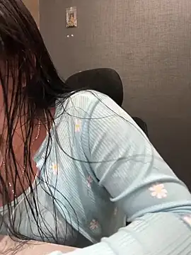 Emily Rivers  online show from December 22, 2025, 1:19 pm