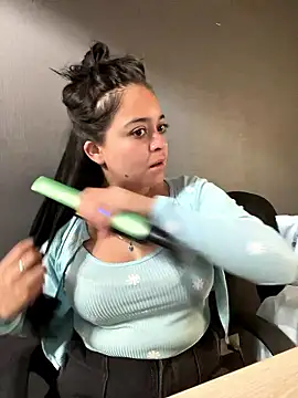 Emily Rivers  online show from February 3, 2026, 1:38 pm