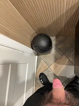 Spartacus514 online show from October 8, 2025, 10:29 pm