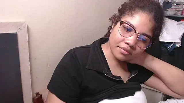 madelene online show from March 10, 2025, 3:45 am