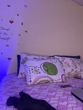 Snapshot of MiaRousexxx_ chatting on October 1, 2025, 2:28 am MiaRousexxx online show from October 1, 2025, 2:28 am