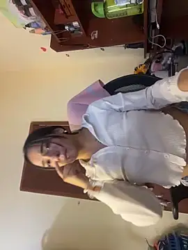 Snapshot of MiaRousexxx_ chatting on November 9, 2025, 6:17 pm MiaRousexxx online show from November 9, 2025, 6:17 pm