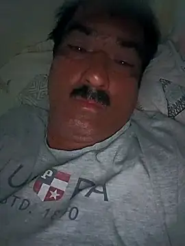 moonflower25 online show from October 17, 2025, 2:26 am