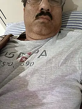 moonflower25 online show from November 2, 2025, 3:31 am