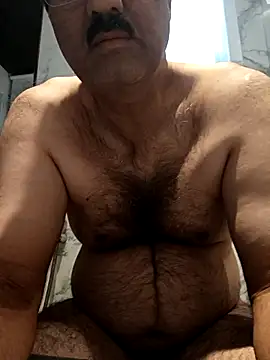 moonflower25 online show from December 5, 2025, 2:31 am