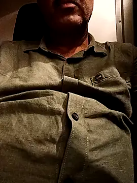 moonflower25 online show from April 21, 2026, 3:28 pm