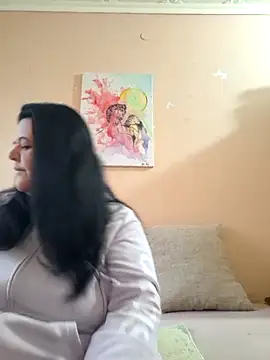 BlacReign online show from November 16, 2025, 2:33 pm