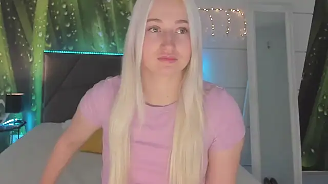 HollyTailors online show from March 2, 2026, 6:36 am