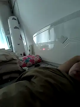 huanhuanaaaaa online show from April 1, 2026, 2:12 am