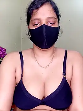 Snapshot of Rose-luckey chatting on May 8, 2026, 1:38 pm Rose-luckey online show from May 8, 2026, 1:38 pm