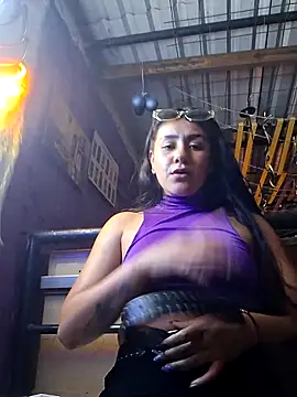 CAROLINE  07 online show from September 13, 2025, 1:05 am