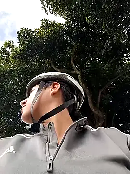 CAROLINE  07 online show from April 20, 2026, 1:25 pm