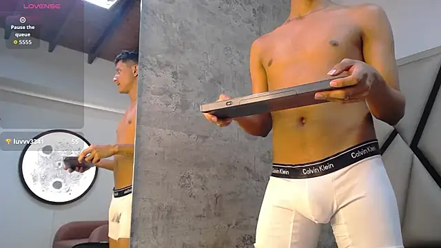  Leohot  online show from November 14, 2025, 3:33 pm