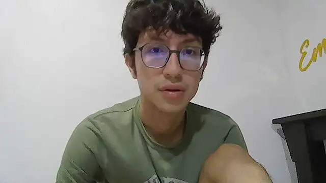 Snapshot of Kevintdx chatting on September 10, 2025, 2:44 am Kevintdx online show from September 10, 2025, 2:44 am