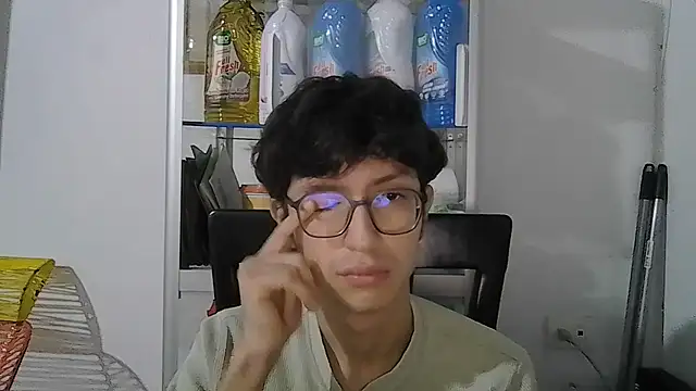 Snapshot of Kevintdx chatting on September 13, 2025, 4:01 am Kevintdx online show from September 13, 2025, 4:01 am