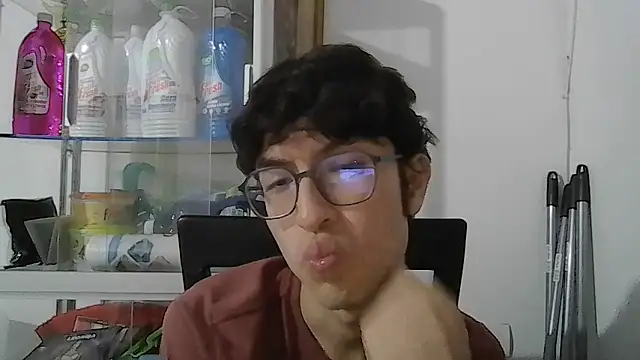 Snapshot of Kevintdx chatting on October 2, 2025, 3:02 am Kevintdx online show from October 2, 2025, 3:02 am