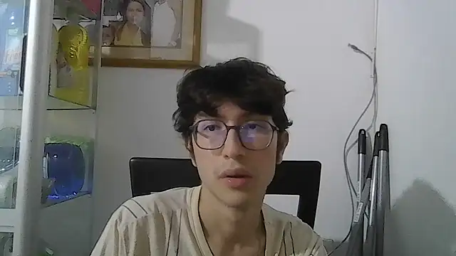 Snapshot of Kevintdx chatting on October 4, 2025, 3:37 am Kevintdx online show from October 4, 2025, 3:37 am