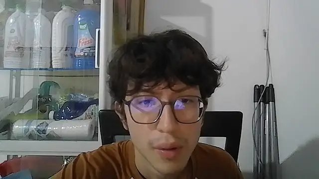 Snapshot of Kevintdx chatting on October 9, 2025, 4:10 am Kevintdx online show from October 9, 2025, 4:10 am