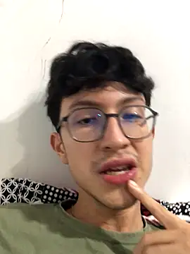 Snapshot of Kevintdx chatting on November 5, 2025, 10:54 pm Kevintdx online show from November 5, 2025, 10:54 pm