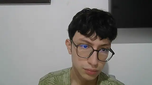 Snapshot of Kevintdx chatting on November 10, 2025, 4:44 am Kevintdx online show from November 10, 2025, 4:44 am