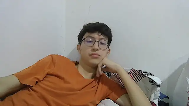 Snapshot of Kevintdx chatting on November 16, 2025, 10:15 pm Kevintdx online show from November 16, 2025, 10:15 pm