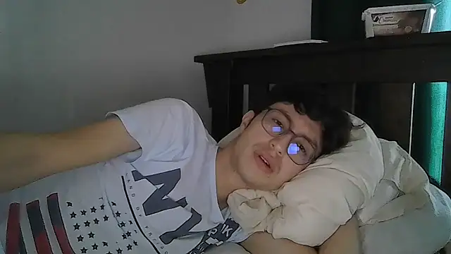 Snapshot of Kevintdx chatting on November 21, 2025, 6:39 pm Kevintdx online show from November 21, 2025, 6:39 pm