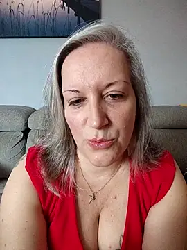 Feelineducentre online show from October 6, 2025, 9:18 am