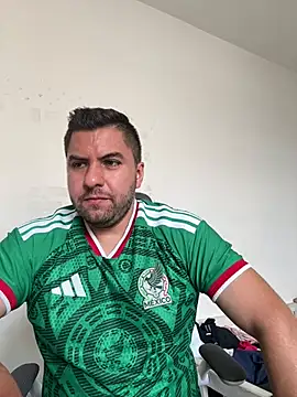 raulgzz4 online show from June 25, 2026, 4:55 pm