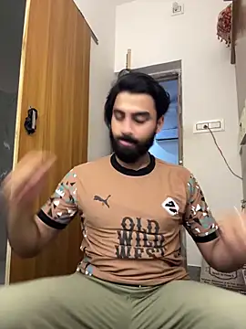 hottestboy03 online show from October 8, 2025, 8:34 am