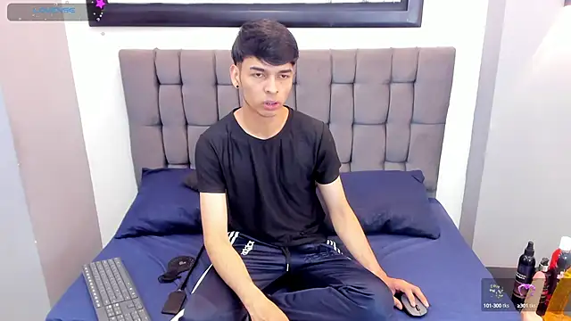 OnlyJos online show from October 1, 2025, 8:37 pm