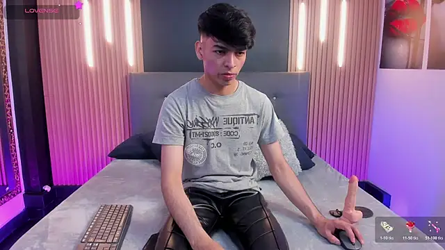 OnlyJos online show from November 24, 2025, 7:24 pm