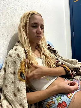 Bruna551 online show from November 6, 2025, 3:18 am