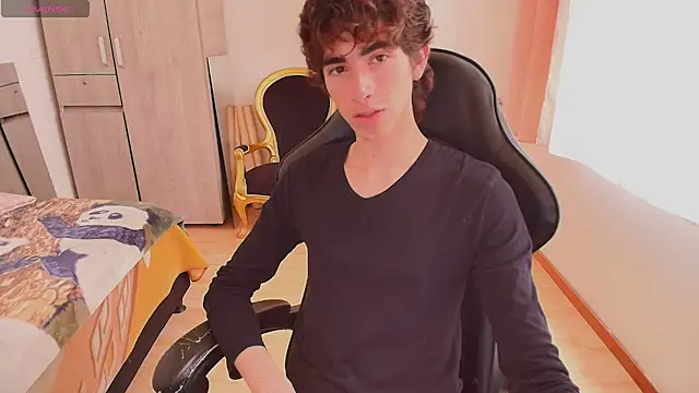 Nude Boy18 online show from September 12, 2025, 4:18 pm