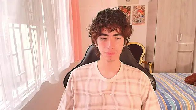 Nude Boy18 online show from October 17, 2025, 4:42 pm